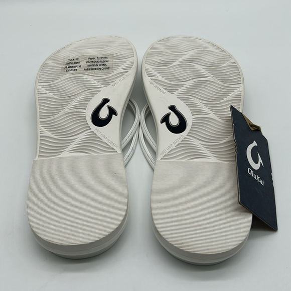 Olukai Aka White Sandals Size 8 NWT - Picture 6 of 7
